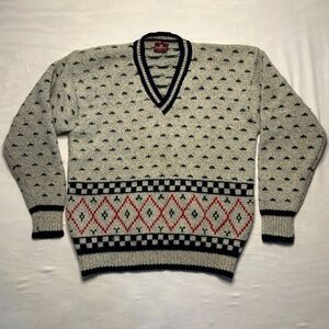 Vintage Nordstrom 100% Shetland Virgin Wool V-Neck Sweater Men’s XL Tall Holiday